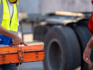 Top Benefits of 24/7 Truck Roadside Assistance